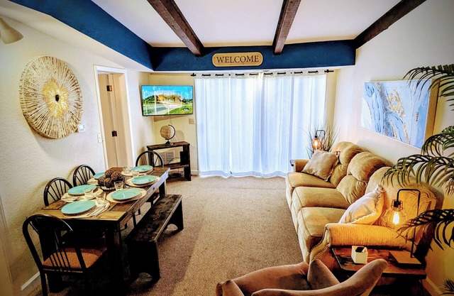 NEWLY REMODELED TABLE ROCK LAKEFRONT RESORT-nPOOL-FUN-LAKE ACCESS