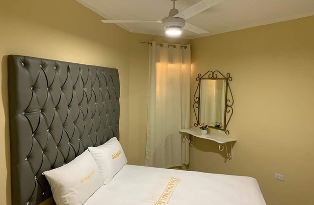 Newly renovated Hotel with free parking and wifi