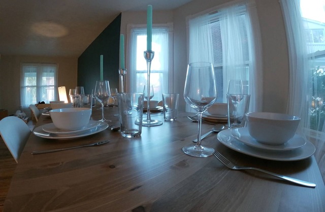 Niagara Falls USA, Five bedroom home, 11 blocks from the Falls