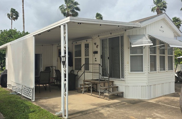 Nice 1-bedroom house in 55+ resort