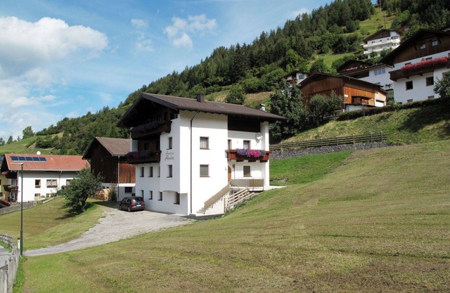 Nice apartment for 4 guests with WIFI, TV and balcony