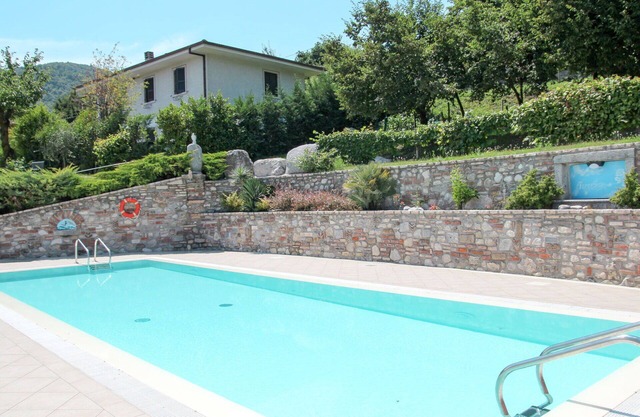 Nice apartment for 4 guests with pool, WIFI, TV, patio and pets allowed