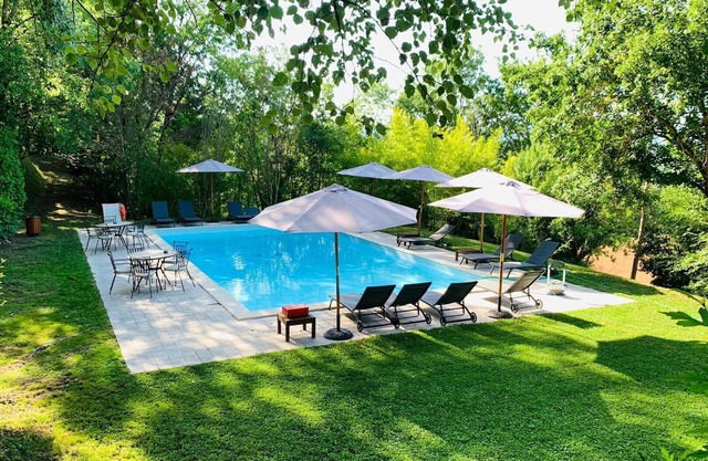 Nice apartment in villa for 6 guests with A/C, pool, WIFI, TV and patio