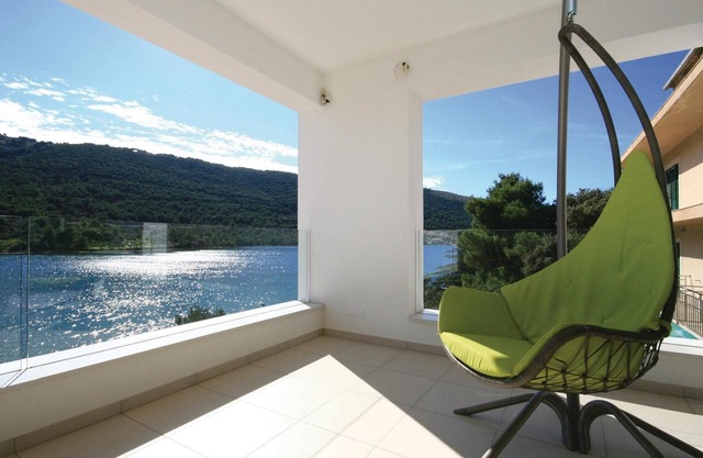 Nice apartment in Grebastica with WiFi