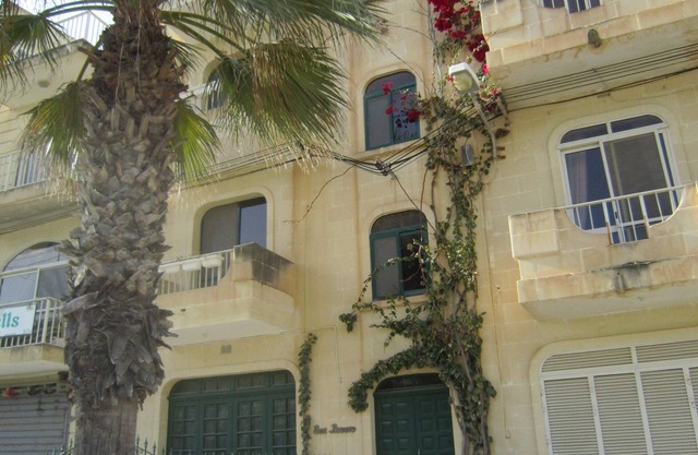 Nice, private, air-conditioned vacation apartment with 3 bedrooms