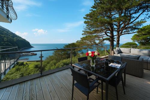 Ocean Terrace, Luxury Family Apt, Sea view and Terrace, 2 BR, Parking