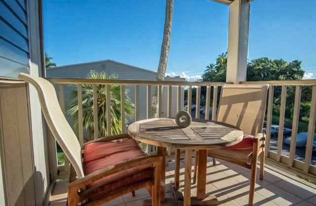 Ocean View Family Condo w/Free WiFi, Shared Pool & Tennis - Close to the Waves