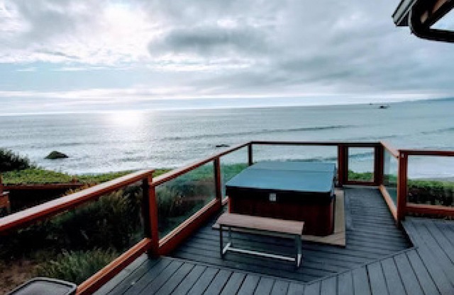 Oceanfront Cabin 6 w Jacuzzi Awe-inspiring View