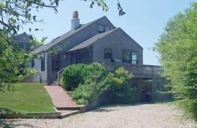 Old Madaket Charm with Stunning Views