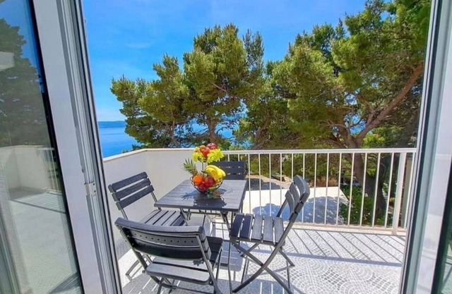 One bedroom apartment with terrace and sea view Medići, Omiš (A-23741-b)