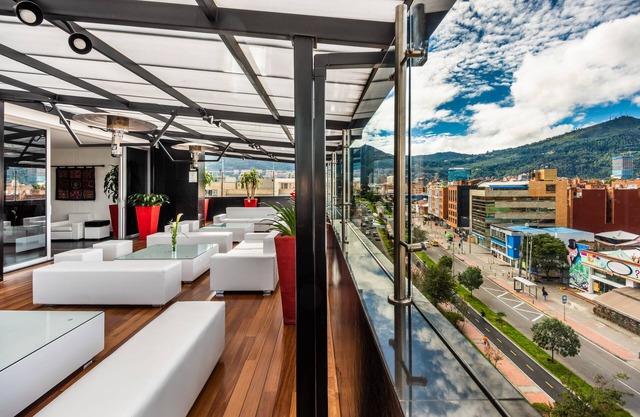 One Sixteen Hotel