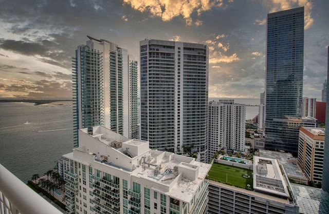 OneLuxStay in the Heart of Brickell