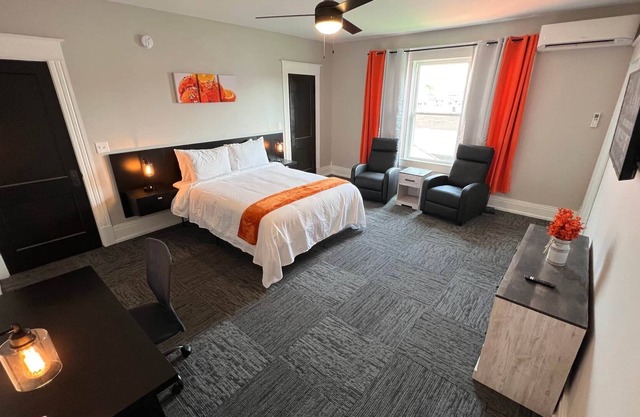 Orange Dream Room 🚭