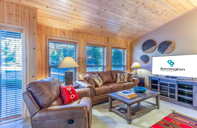 OREG40 - Sunriver Vacation Home | Pet & Family Friendly with A/C