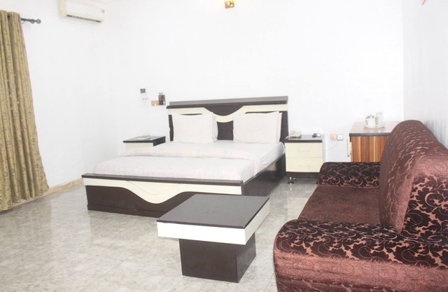Pacific Paradise Suites