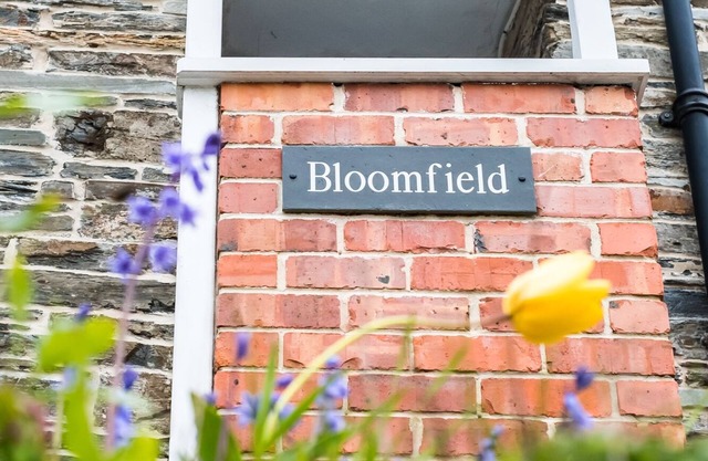 Padstow, walk to the beach, family & pet friendly, open fire, coastal footpath