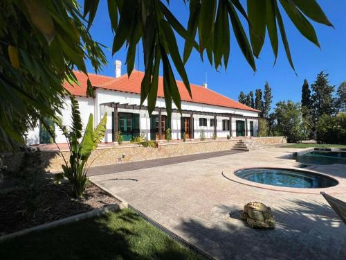 Palácio Club House - Lugar Minas da Caveira