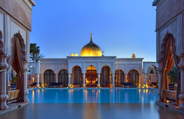 Palais Namaskar