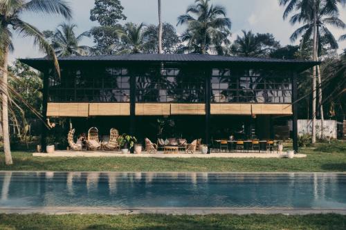 PALM Hotel