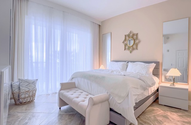 Paradise DeLux 2bd Penthouse