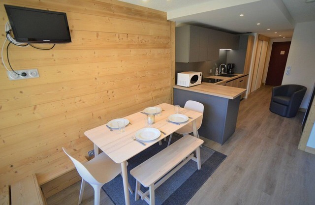 Paradiski renovated closed to the slopes and shops plan peisey