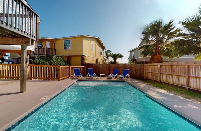 PC625 Private Pool, Golf Cart Included, Boat Parking, Pet Friendly