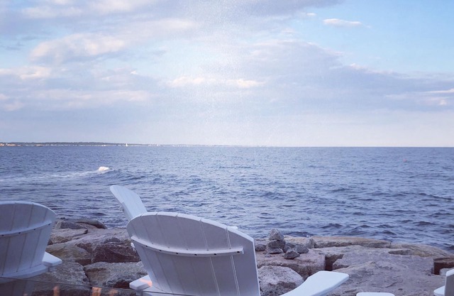 Peaceful Beach Cottage - 10 minute walk to Scarborough Beach, Narragansett