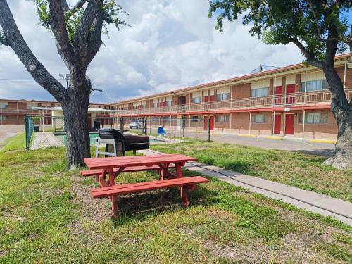 Pen Ann by Capital O Pharr - McAllen, TX near I-2