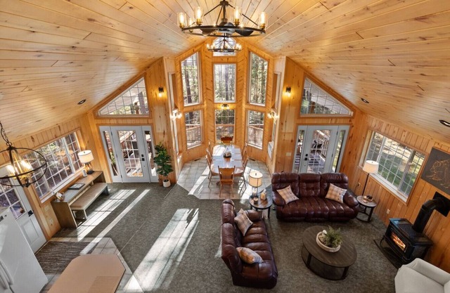 Perfect Family Getaway* Glacier Park Chalet* AC!