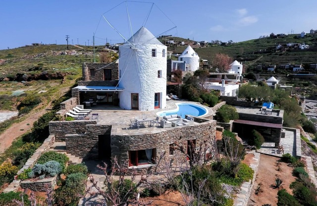 Perfect located holiday home with pool directly at the sea, Wifi | Koundouros, K