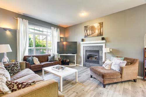 Pet-Friendly Home with Grill, 2 Mi to Autzen Stadium