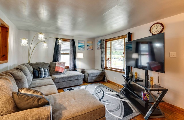 Pet-Friendly Ohio Retreat w/Patio & Fire Pit!