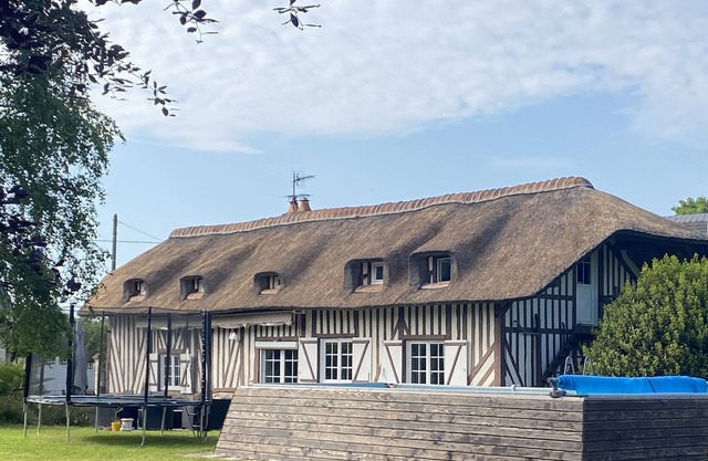 Petit Manoir des Forges 10 min from Deauville with private swimming pool