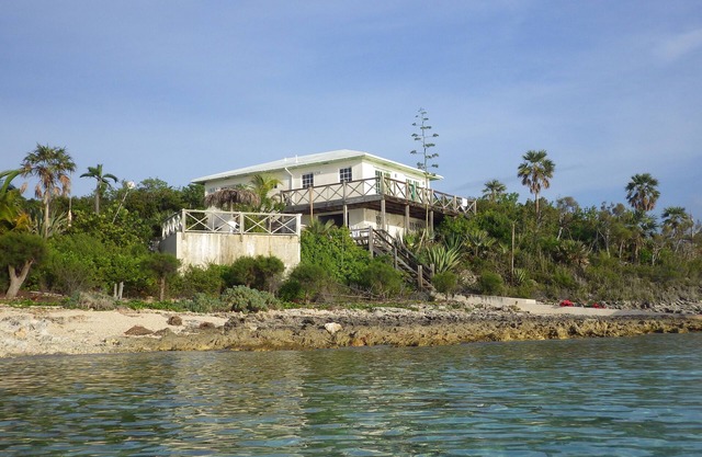Playa de Papaya, Waterfront Home.