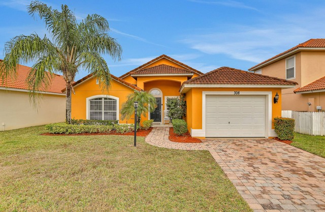 Pleasant pool-view home with private pool, patio, streaming, enclosed lanai & AC