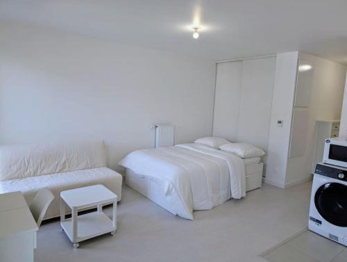 Plume, Studio Non Fumeurs & Parking Gratuit à Sartrouville