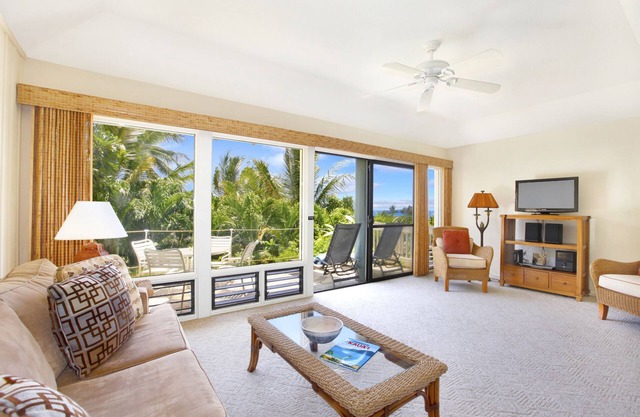 Poipu Manualoha 606 Ground Floor AC Bedroom