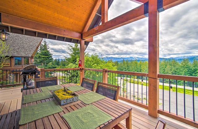 Pool Access: Cle Elum Mtn-View Cabin w/Game Room