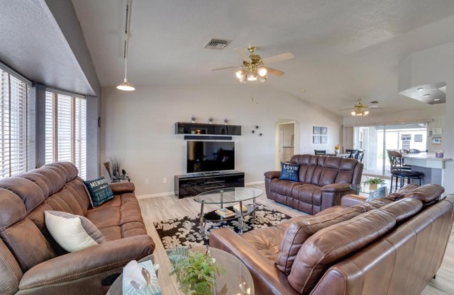 Pool and Views Pet-Friendly Lake Havasu Gem