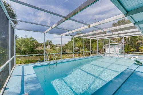 Port Charlotte Retreat with Lanai and Private Pool!