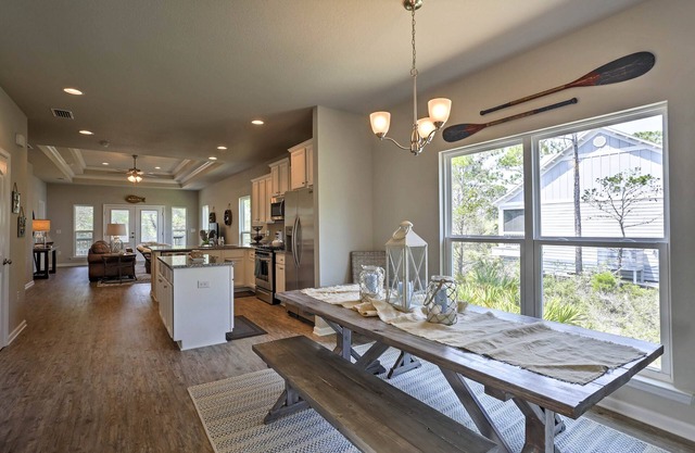 Port St Joe Beach House w/Pool Access!