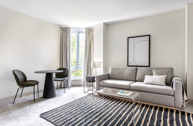 Prime Back Bay 2BR/2B steps from Prudential Center, by Blueground