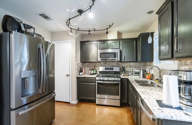Prime Central East Austin Home, Walk to East 6th St