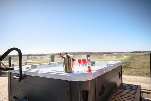 Private 3 BR Villa! Jacuzzi Fireplace Near Lund and Malmö