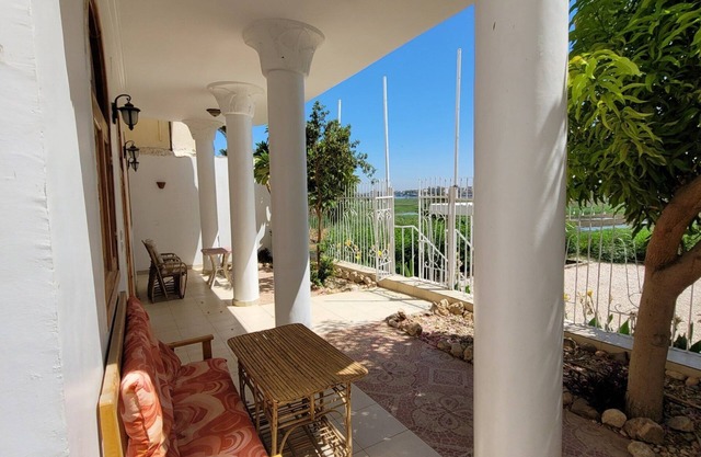 Private 4 bed villa with pool, overlooks Nile , 10mins from Kings Valley