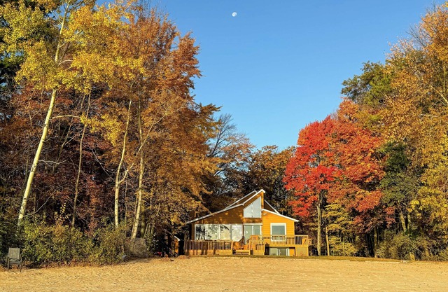 Private Beach & Deck: Spacious Lake Michigan Home