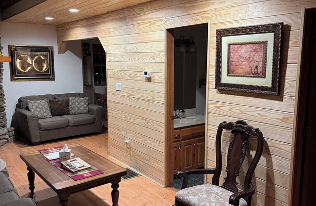 Private Cottage at Lake Cumberland Resort- a gated lakefront Community