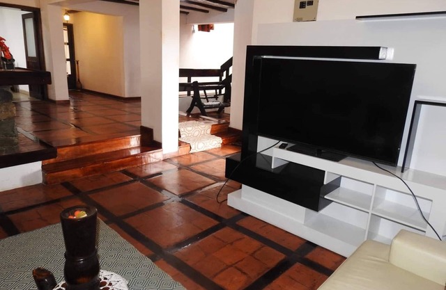 Private house-rustic/modern architecture-15 min from Cuenca’s historic district.