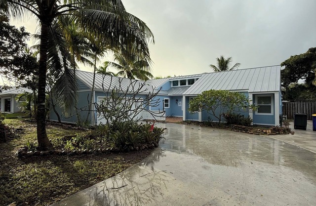 Private Pool Retreat in Rocky Point, Stuart 3BDR Oasis- The Perfect FL Getaway