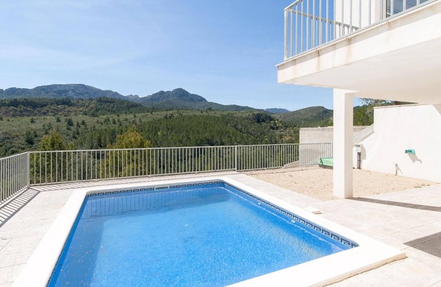 Private & Secluded 4 Bed, Family Friendly with Pool, Garden & Stunning Views